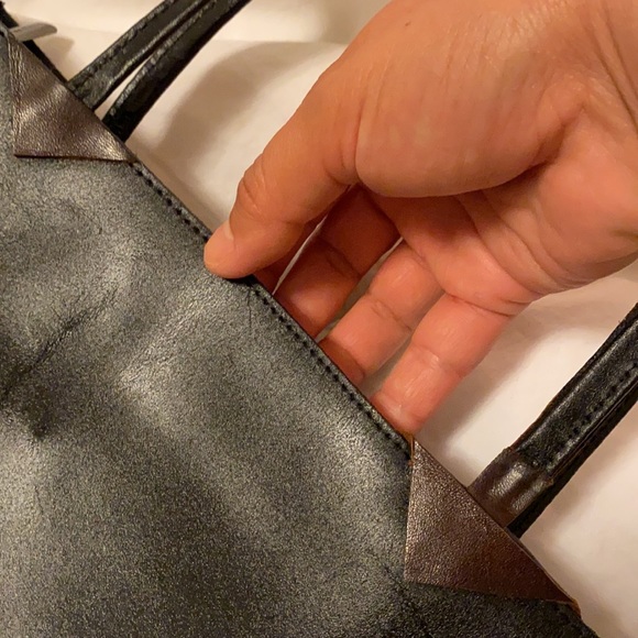 SOLD Charles David Leather Zebra Print 90s Tote - Picture 9 of 10